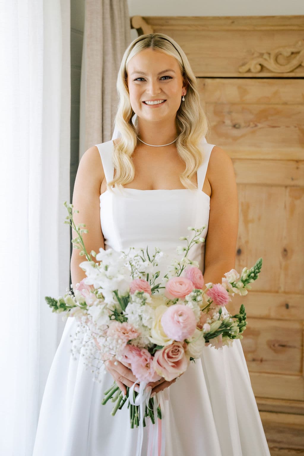 Blow Bar on Queen wedding gallery photo 5