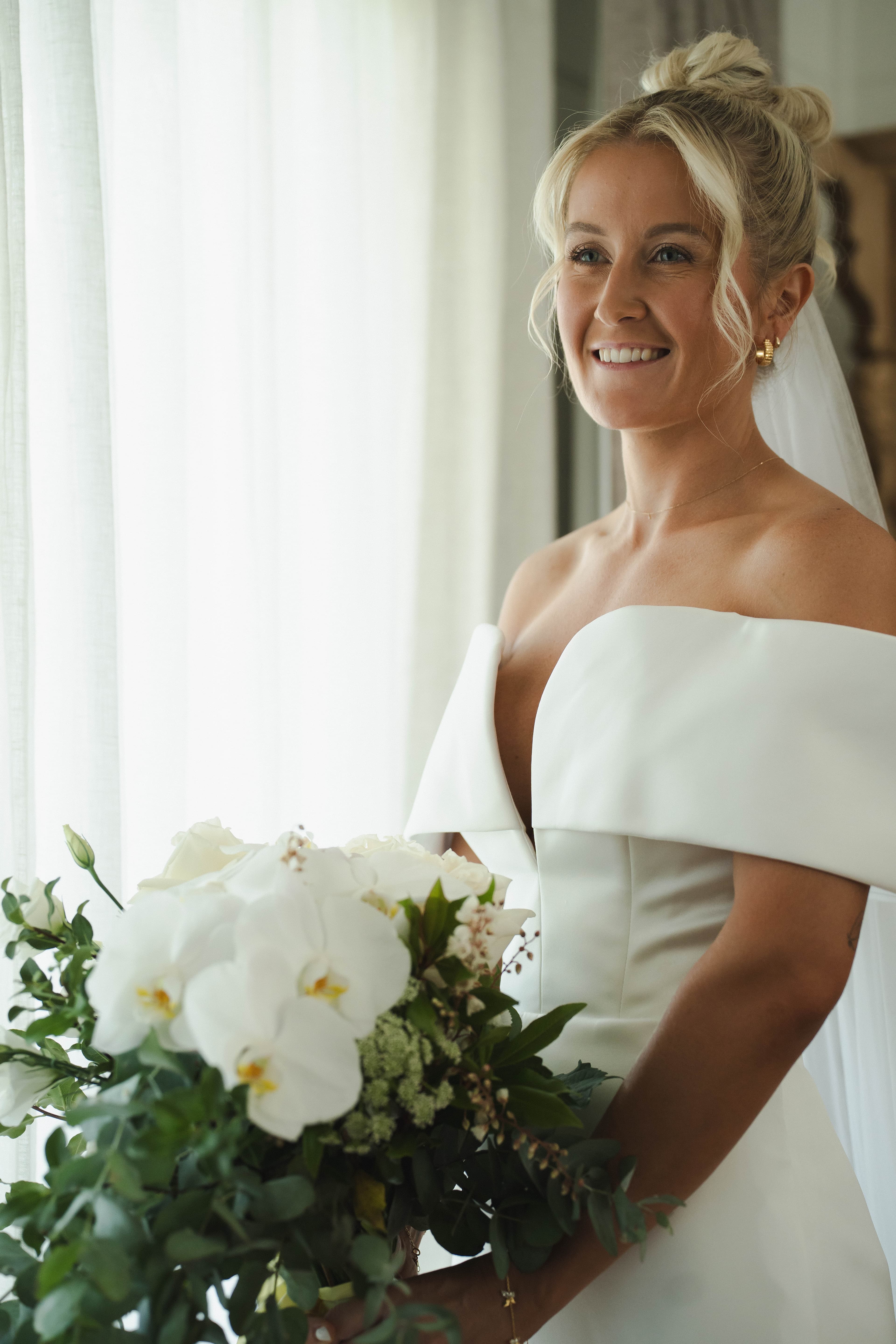 Blow Bar on Queen wedding gallery photo 6