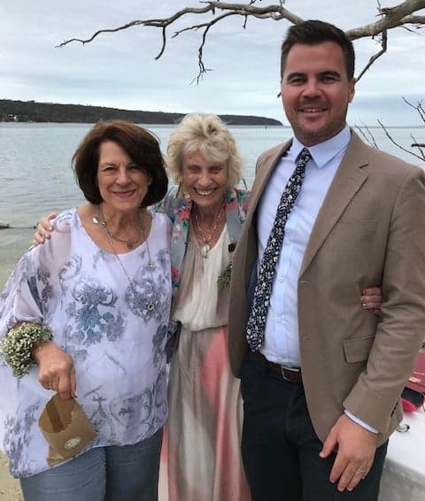 Simply Love Celebrant - Pauline Hunter-Knight wedding photo