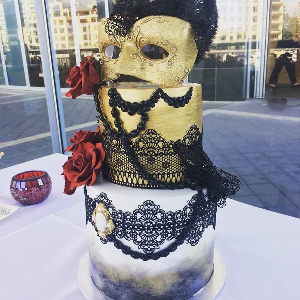 Lyons Den Cakes wedding photo