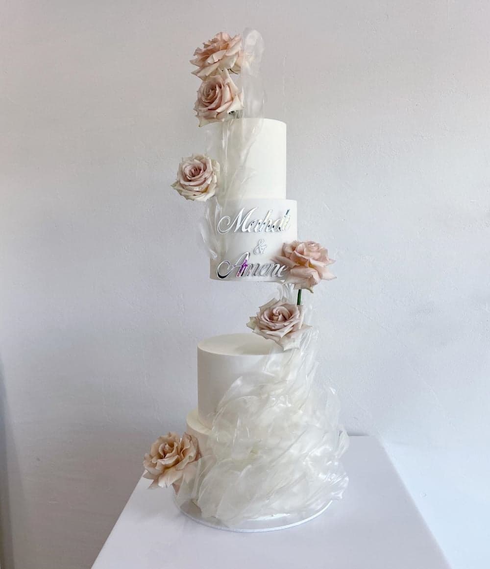 Lyons Den Cakes wedding photo
