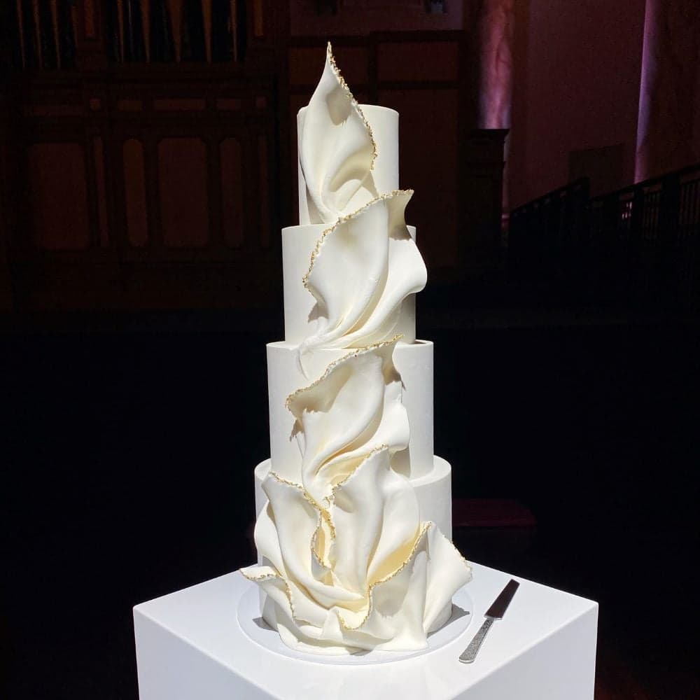 Lyons Den Cakes wedding photo