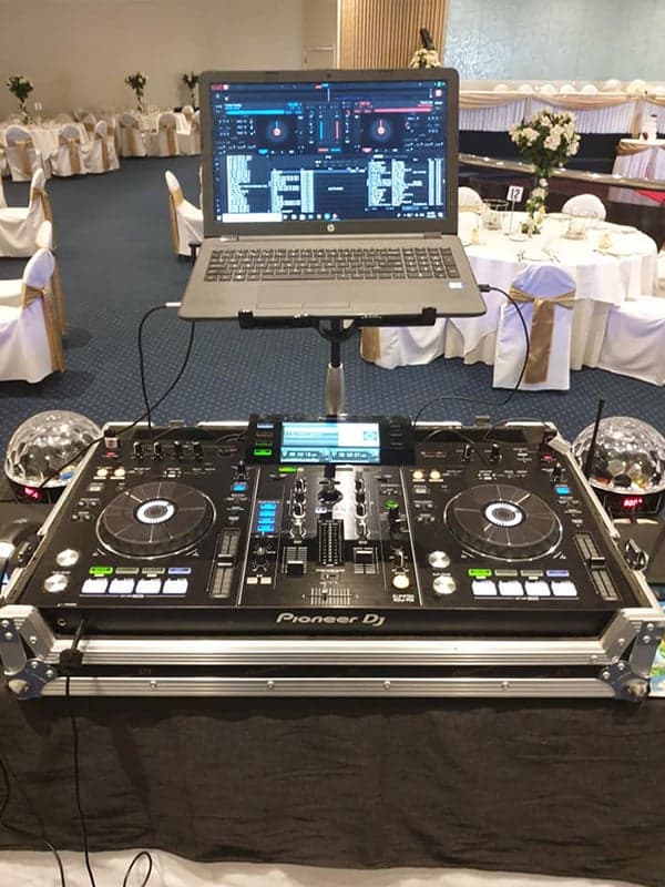 Phaze Entertainment — wedding supplier in VIC