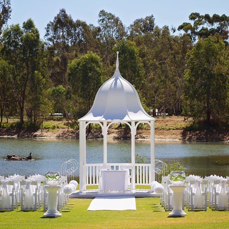 XL LETTERS wedding photo