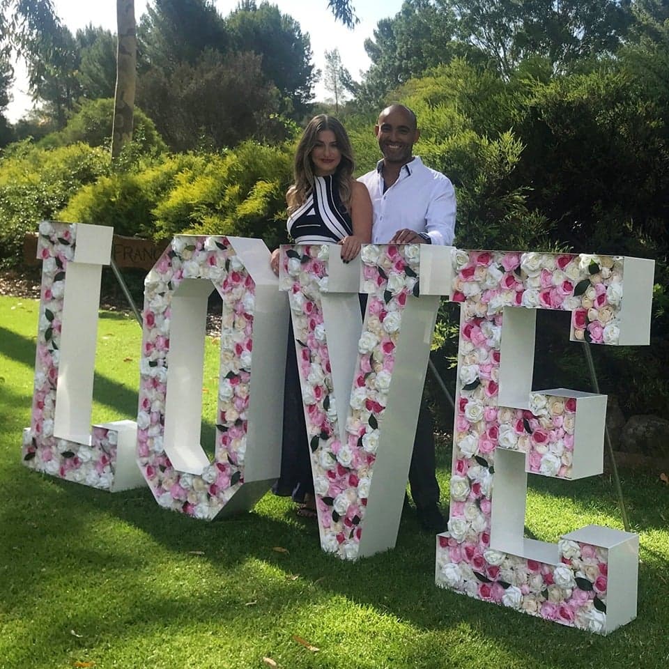 XL LETTERS wedding photo
