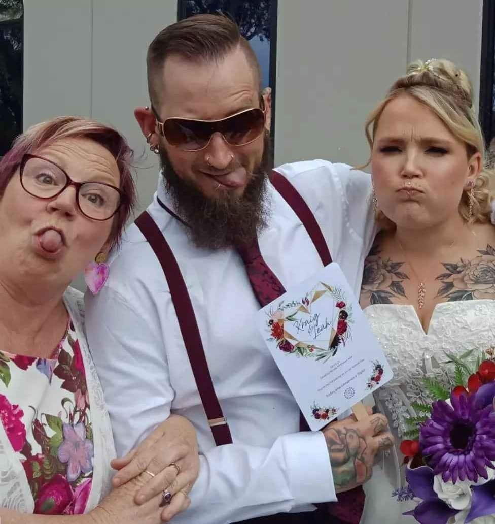Kiss Kiss Weddings – Pat Haynes wedding photo