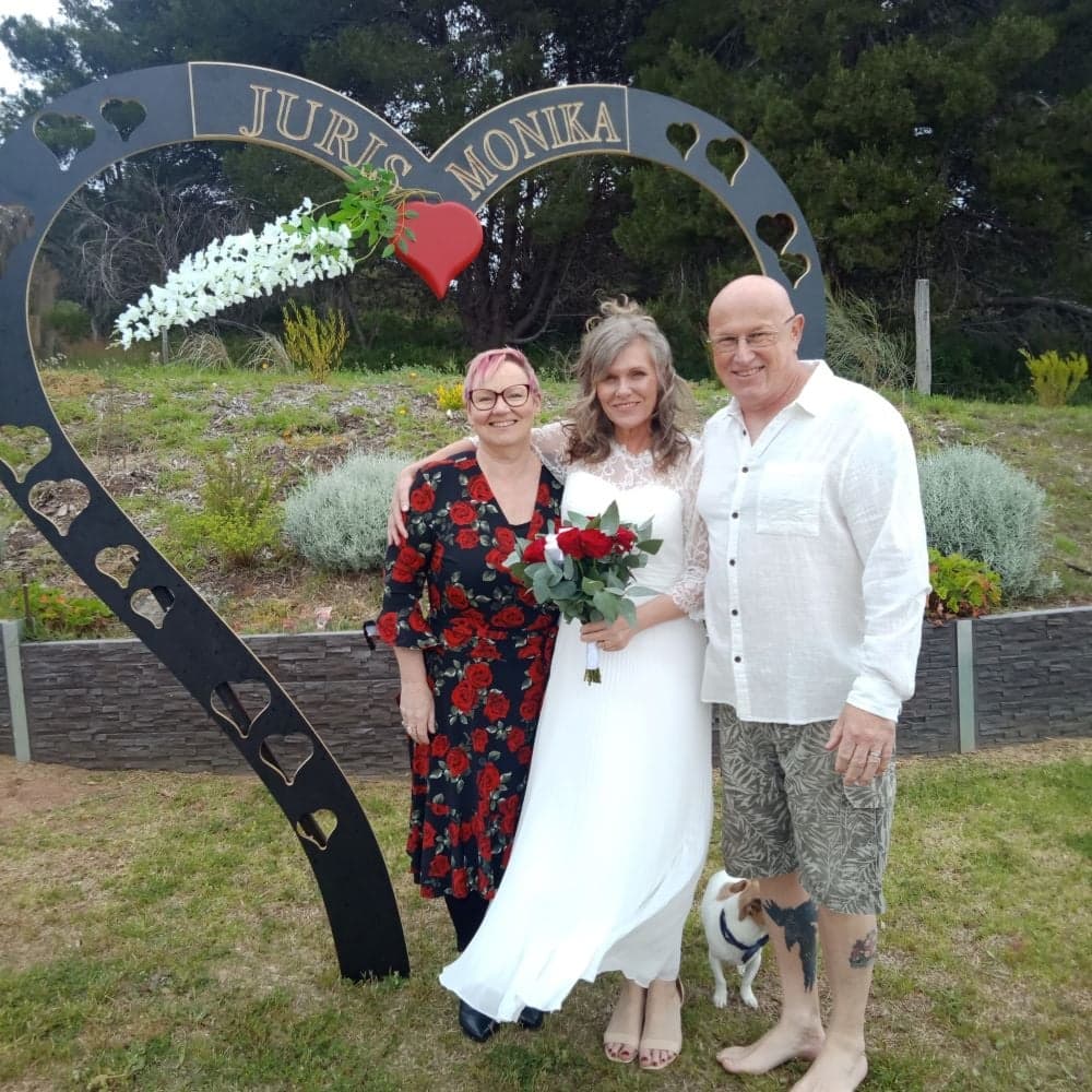 Kiss Kiss Weddings – Pat Haynes wedding photo