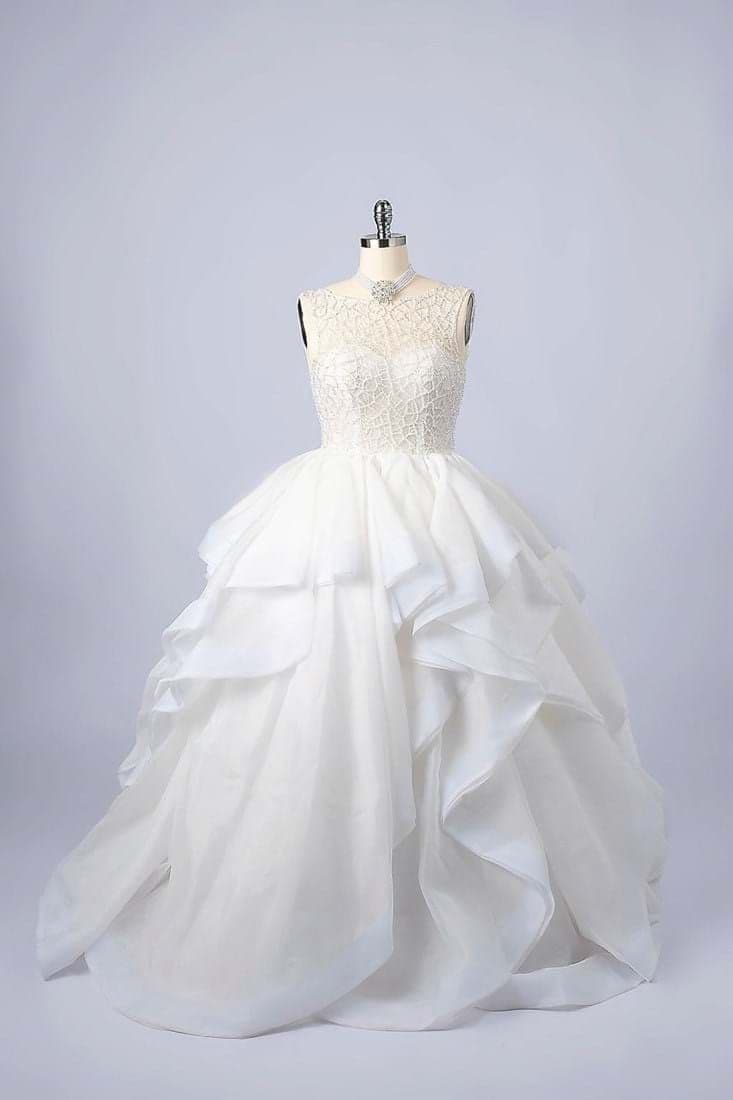 Evelyn Rowe Bridal wedding photo